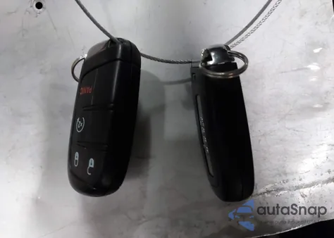 2018 Jeep Compass Limited 4X4 z USA, uszkodzony, nr VIN 3C4NJDCB3JT266978